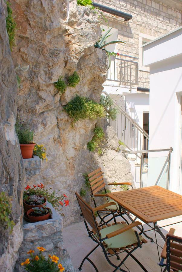 Apartments Iva Und Franka Omiš Eksteriør bilde