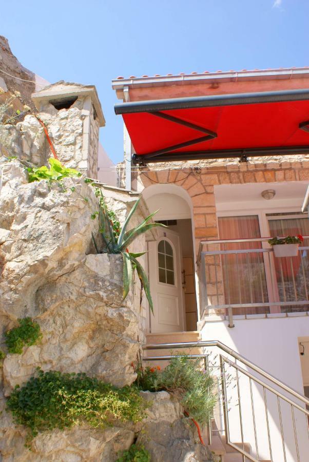 Apartments Iva Und Franka Omiš Eksteriør bilde