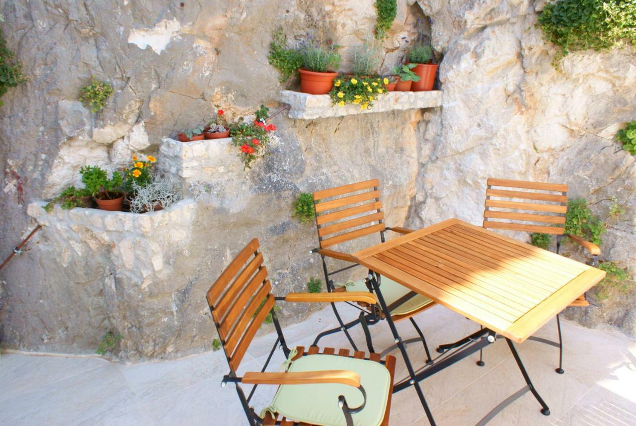 Apartments Iva Und Franka Omiš Eksteriør bilde